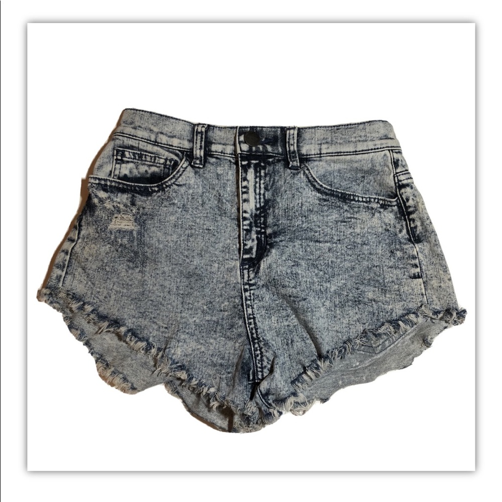 Sneak Peek High Rise small Distressed Shorts